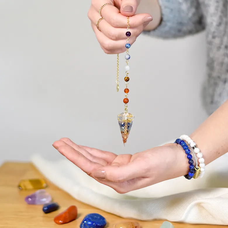 Pendule orgonite 7 chakras