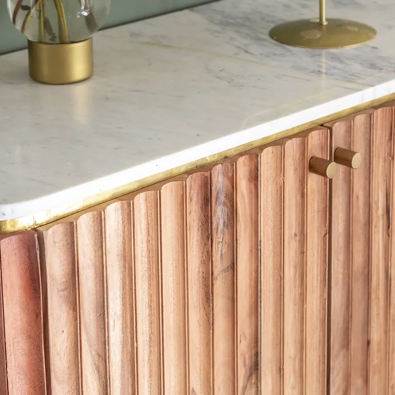 Petit buffet en bois d'acacia et marbre