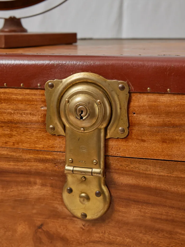 Petite malle en bois claire et laiton n°250