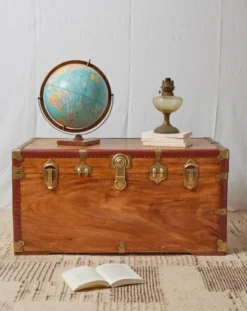 Petite malle en bois claire et laiton n°250