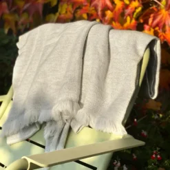Plaid cachemire et laine gris argent