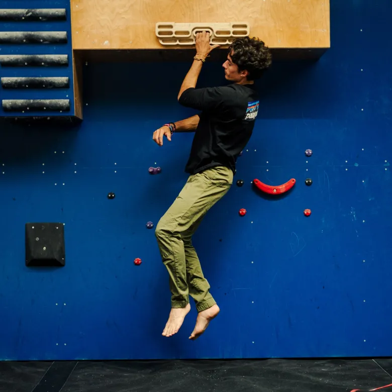 Poutre d’escalade verticalboard first pour grimpeurs débutants à intermédiaires