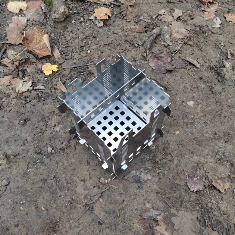 Réchaud à bois compact et polyvalent