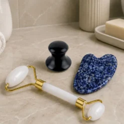 Rituel masseur : 3 accessoires en pierres naturelles pour détendre la peau