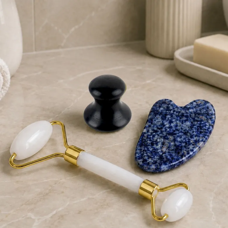 Rituel masseur : 3 accessoires en pierres naturelles pour détendre la peau