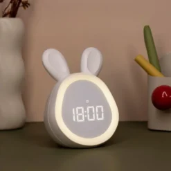 Réveil lapin blanc