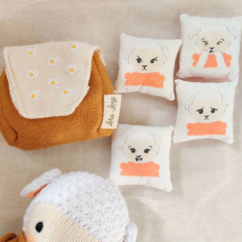 Sac aux emotions mouton broderie fleurs