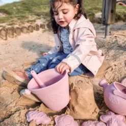 Seau de plage en silicone rose clair