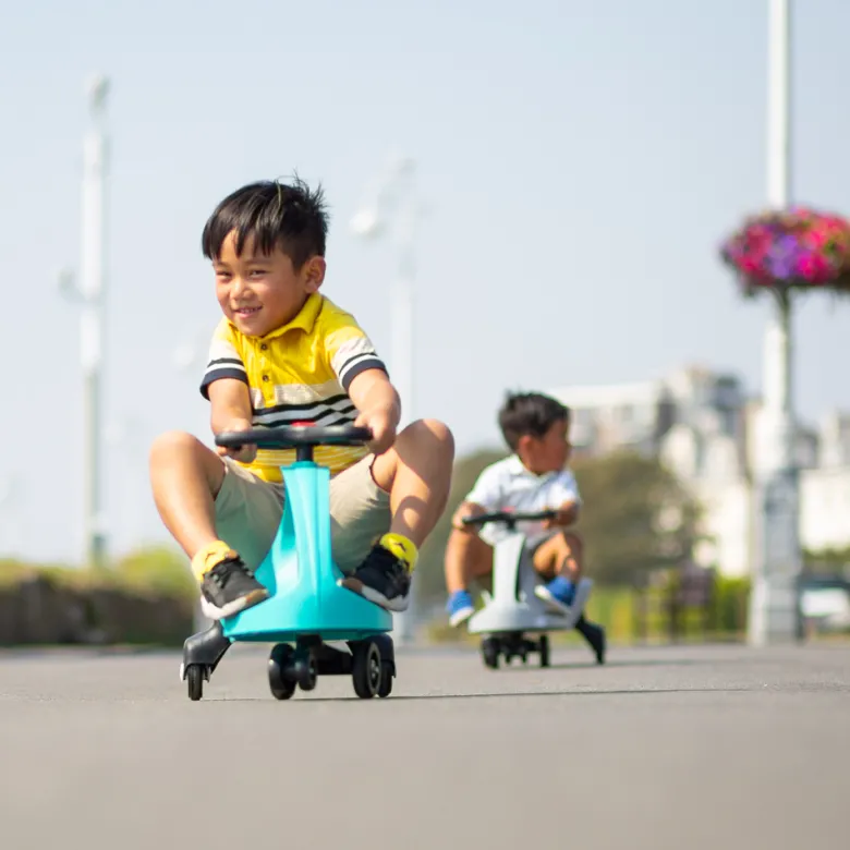 Self-propelled ride on - teal