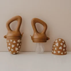 Sucette grignoteuse et 4 embouts fall in love camel