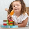 Sucettes glacées et support en bois