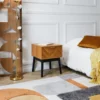 Table de chevet en bois
