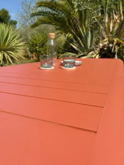 Table de jardin en aluminium - terracotta