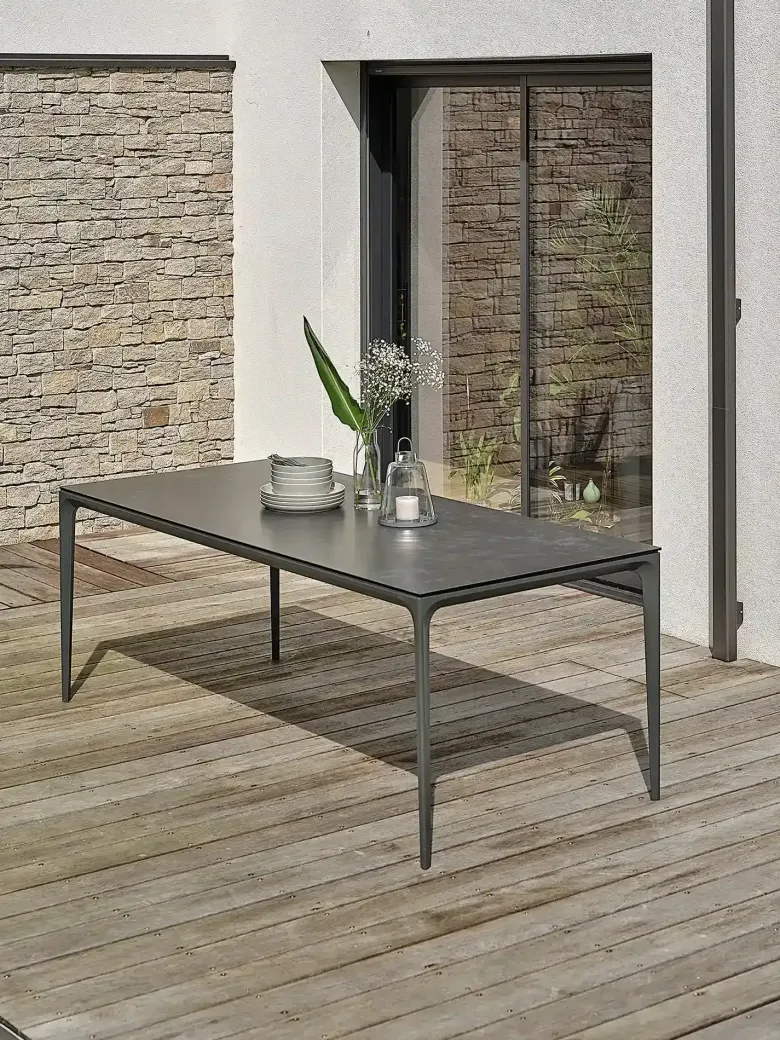 Table de jardin 8 places en céramique - gris anthracite