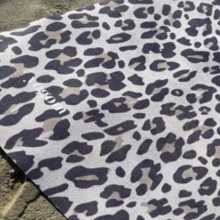 Tapis de yoga voyage léopard