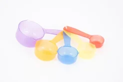 Tasses à mesurer translucides
