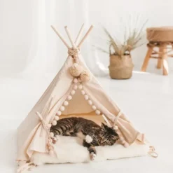 Tente tipi pour chats chiens et lapins avec tapis en fausse fourrure medium ecru