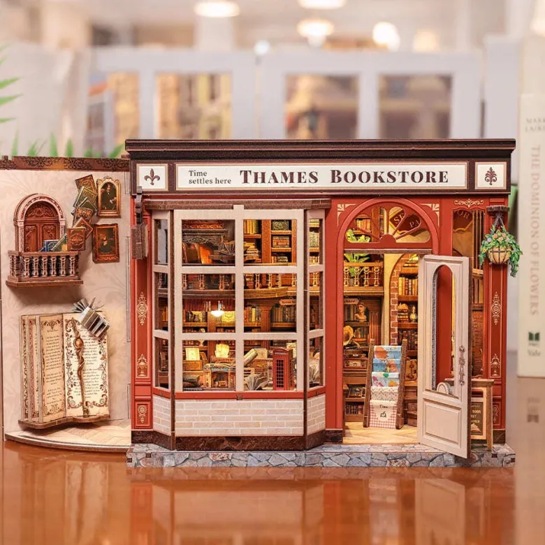Thames bookstore - maquette booknook serre-livre