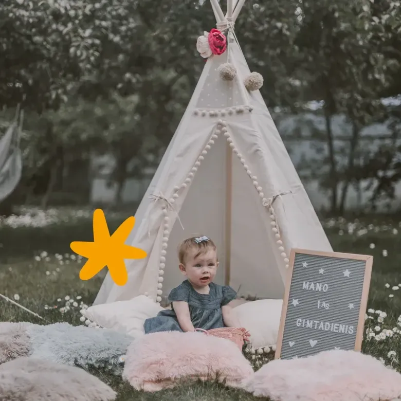 Tipi original avec tapis pour enfant en tissu beige