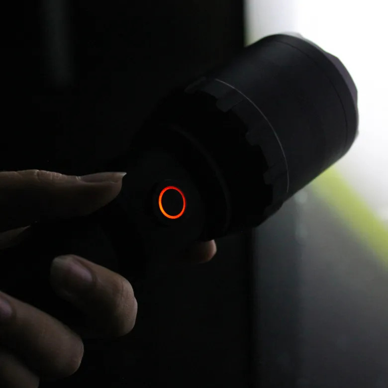 Torche ultra power 10000 lumens led cob zoom rechargeable