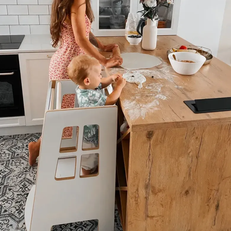 Tour d'apprentissage montessori pour enfant en bois blanc