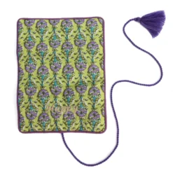 Trousse à bijoux de voyage artisanale roulée et brodée en tissu Vert