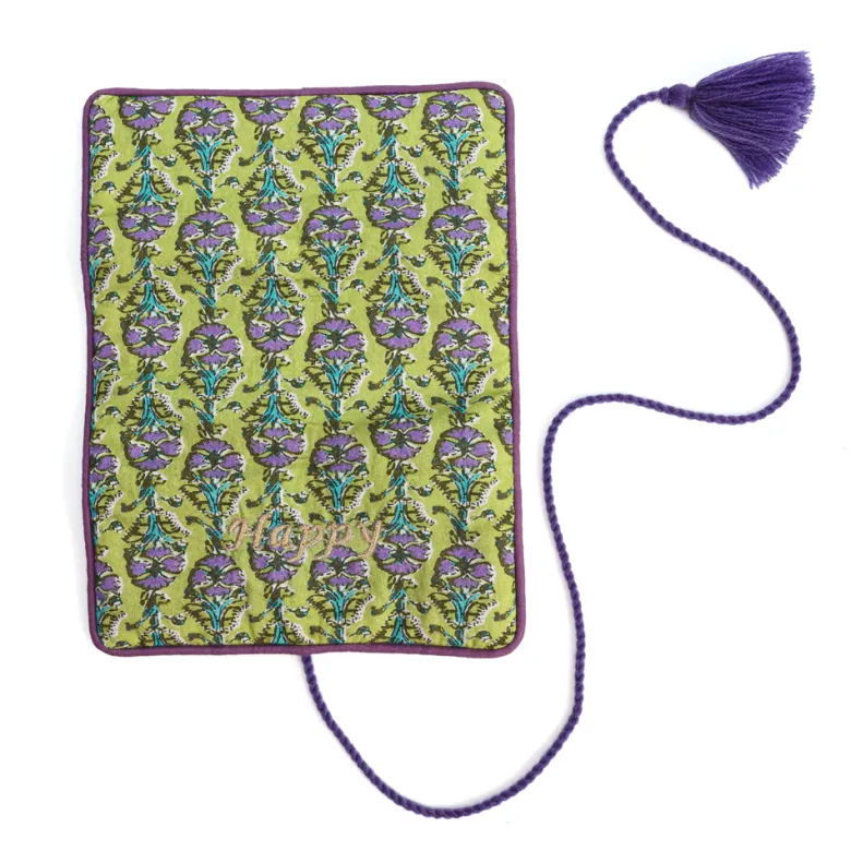 Trousse à bijoux de voyage artisanale roulée et brodée en tissu Vert