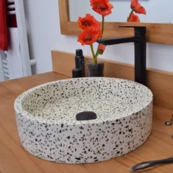 Vasque ronde en terrazzo crème arlequin