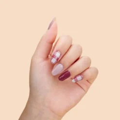 Vernis autocollant gingham love - manucure facile longue tenue Vichy bordeaux