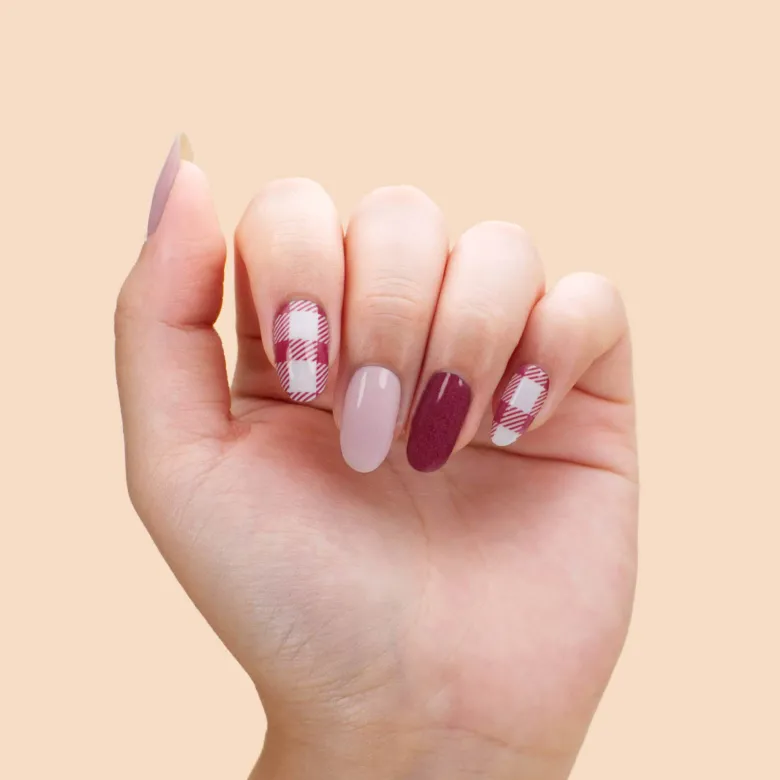 Vernis autocollant gingham love - manucure facile longue tenue Vichy bordeaux
