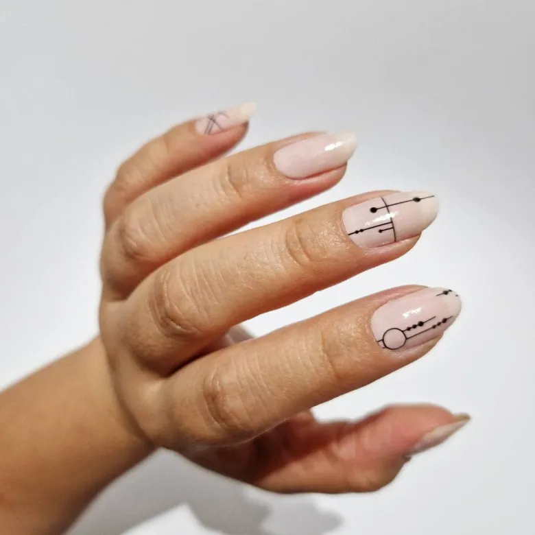 Vernis autocollant modern lines - manucure facile longue tenue Nude linéaire