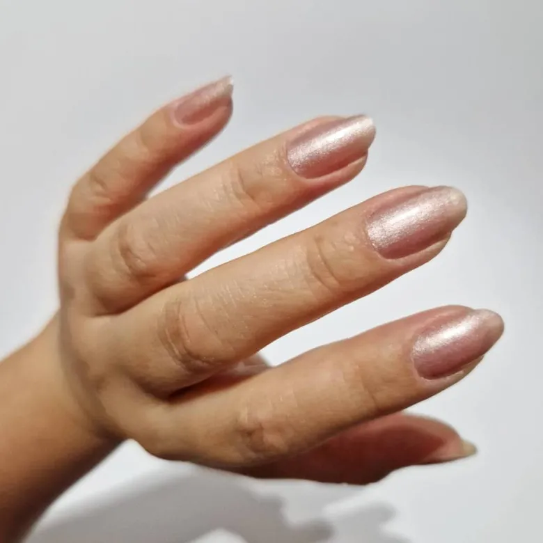 Vernis autocollant nude champagne - manucure facile longue tenue Champagne