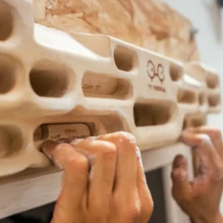 Verticalboard one – poutre d’entraînement 15 prises avec inserts magnétiques