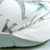 Voyagez au coeur de la savane avec la Housse pour Coussin d'allaitement Safari